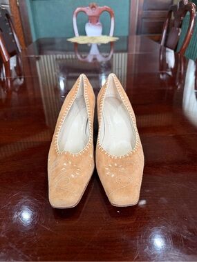 Talbots Women’s Suede Square-Toe Pumps in Tan leather upper and sole! Italy!